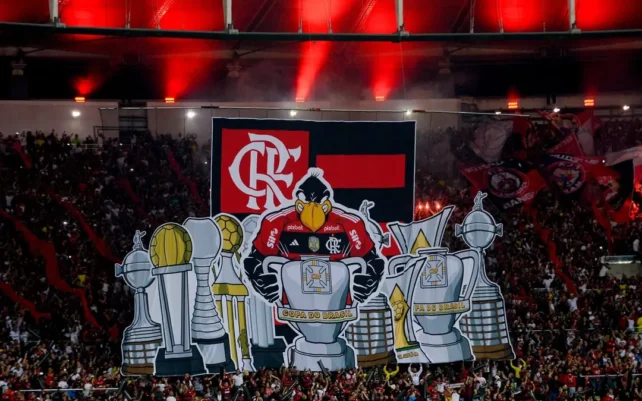 O Flamengo entra em uma fase decisiva do Campeonato Brasileiro, com dez rodadas restantes e a esperança de alcançar o título ainda viva.
