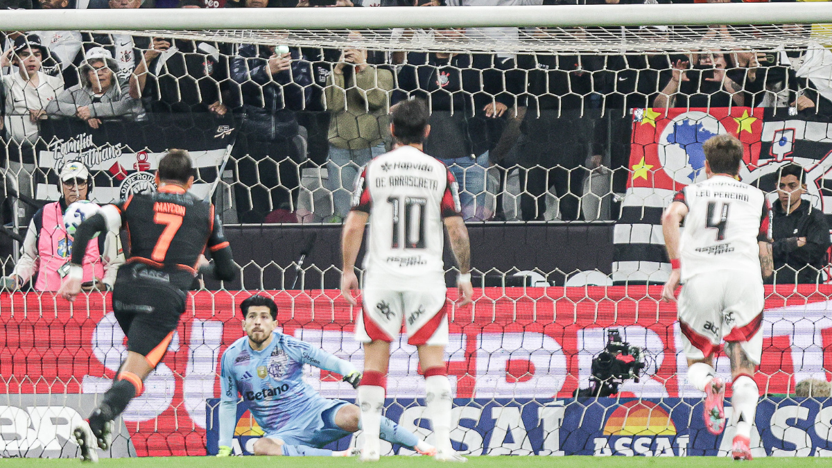 Fla manda recado após vitória de virada contra o Corinthians