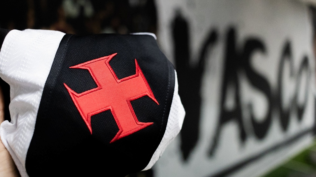 Vasco divulga escalação para jogo contra o Flamengo; veja