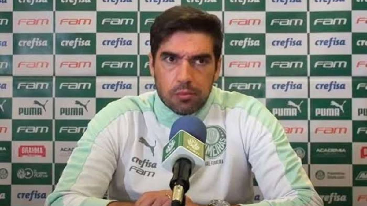 Abel se revolta com a arbitragem e minimiza méritos do Flamengo