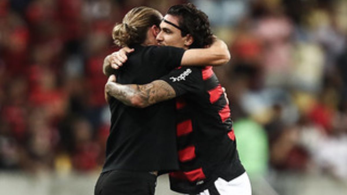 Filipe Luís esboça escalação para jogo do Flamengo x Palmeiras