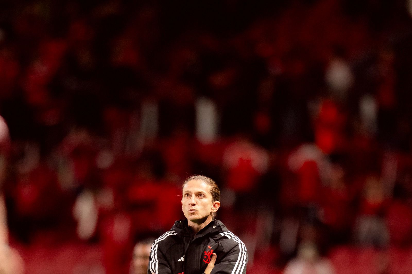 Filipe Luís tem problema incomum para escalação do Flamengo