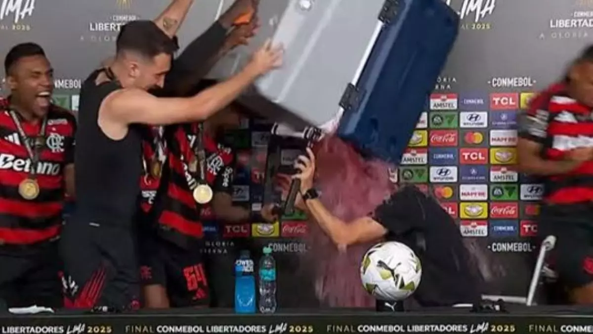 Jogadores do Flamengo surpreendem Filipe Luís e chocam jornalistas