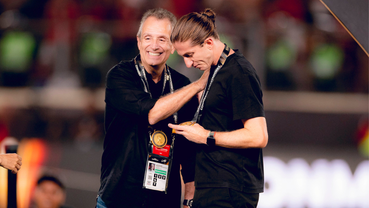 Flamengo tem semana decisiva para definir futuro de Filipe Luís