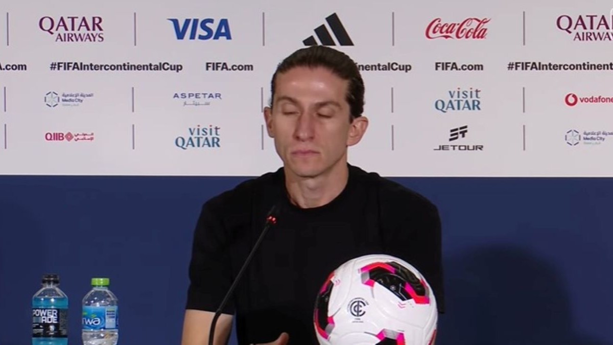 Filipe Luís mostra abatimento, mas exalta Flamengo após Mundial