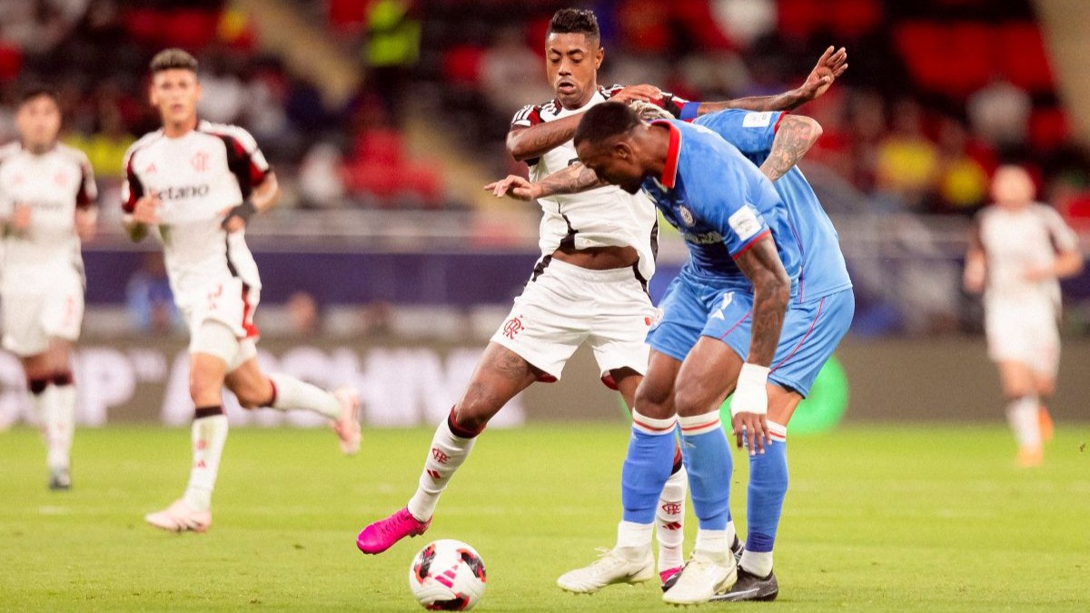 Rossi aponta culpado por 1º tempo ‘ruim’ do Flamengo