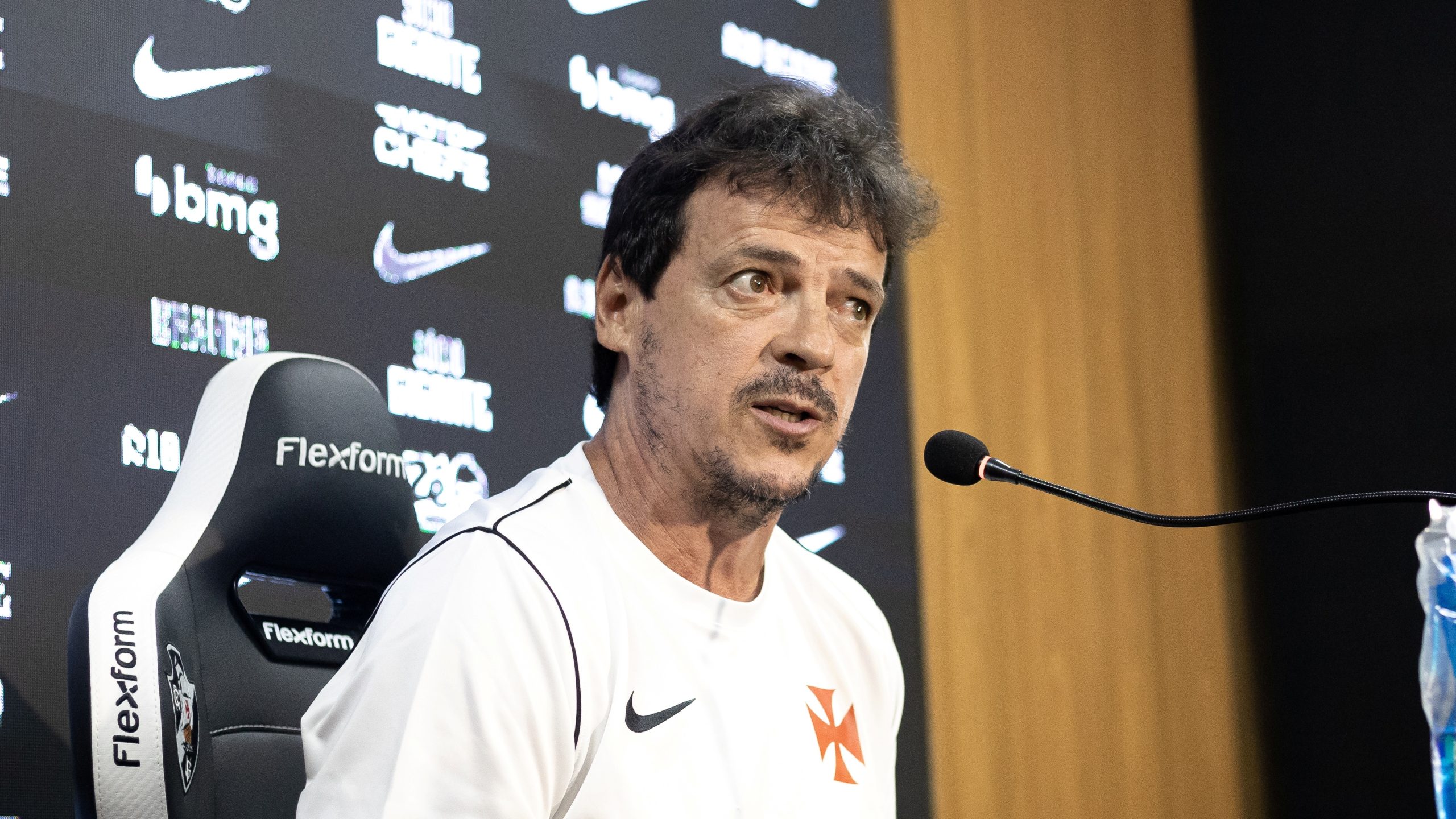 Fernando Diniz define substituto de Rayan em jogo do Flamengo x Vasco