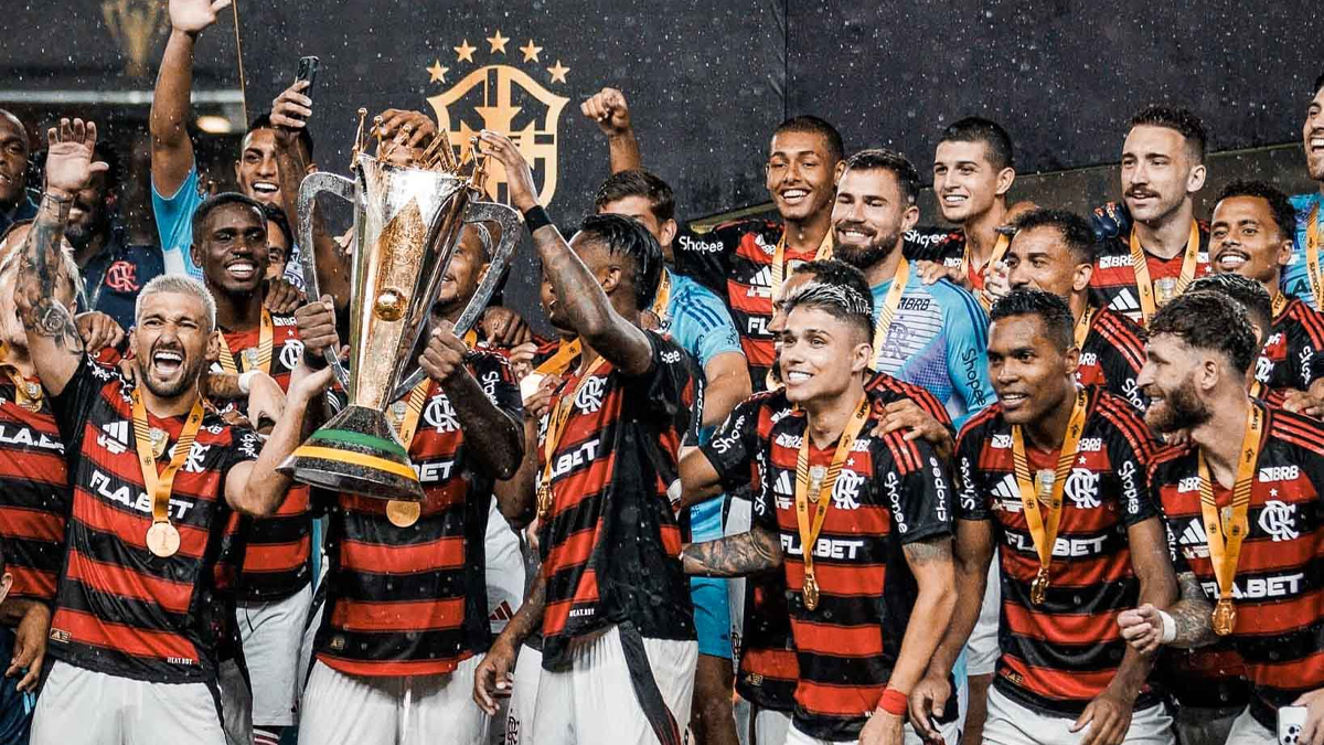 Flamengo esteve presente em quase todas as finais da Supercopa