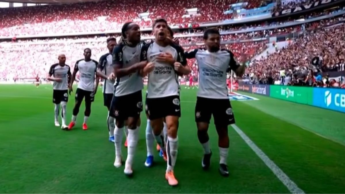 Flamengo perde para o Corinthians em jogo polêmico e é vice da Supercopa