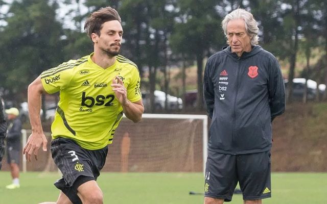 Rodrigo Caio relembra 'briga' com Jorge Jesus no Flamengo