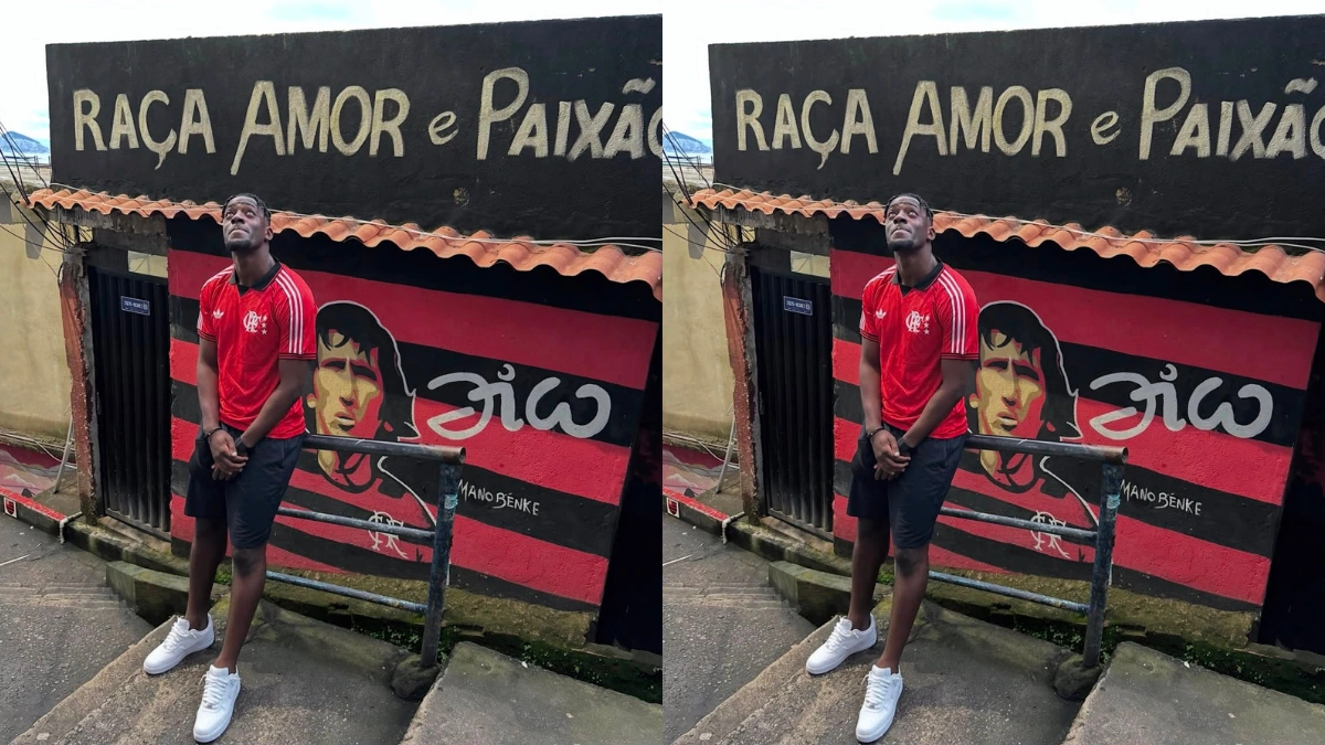 Jogador francês chega ao Rio e veste camisa do Flamengo