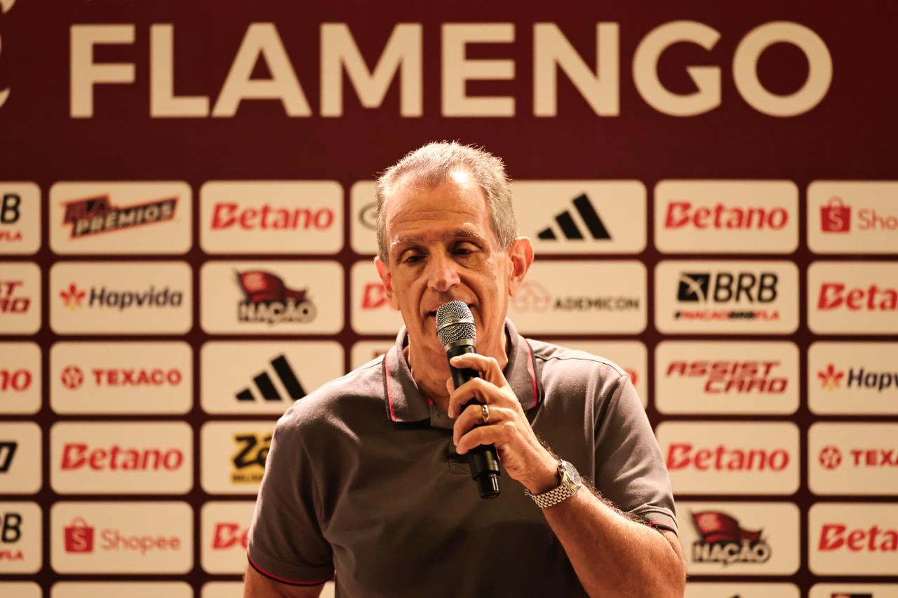 Bap abre o jogo sobre contratação de Almada