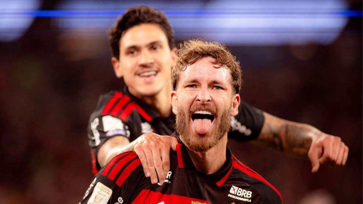 Flamengo planeja renovar contrato com Léo Pereira