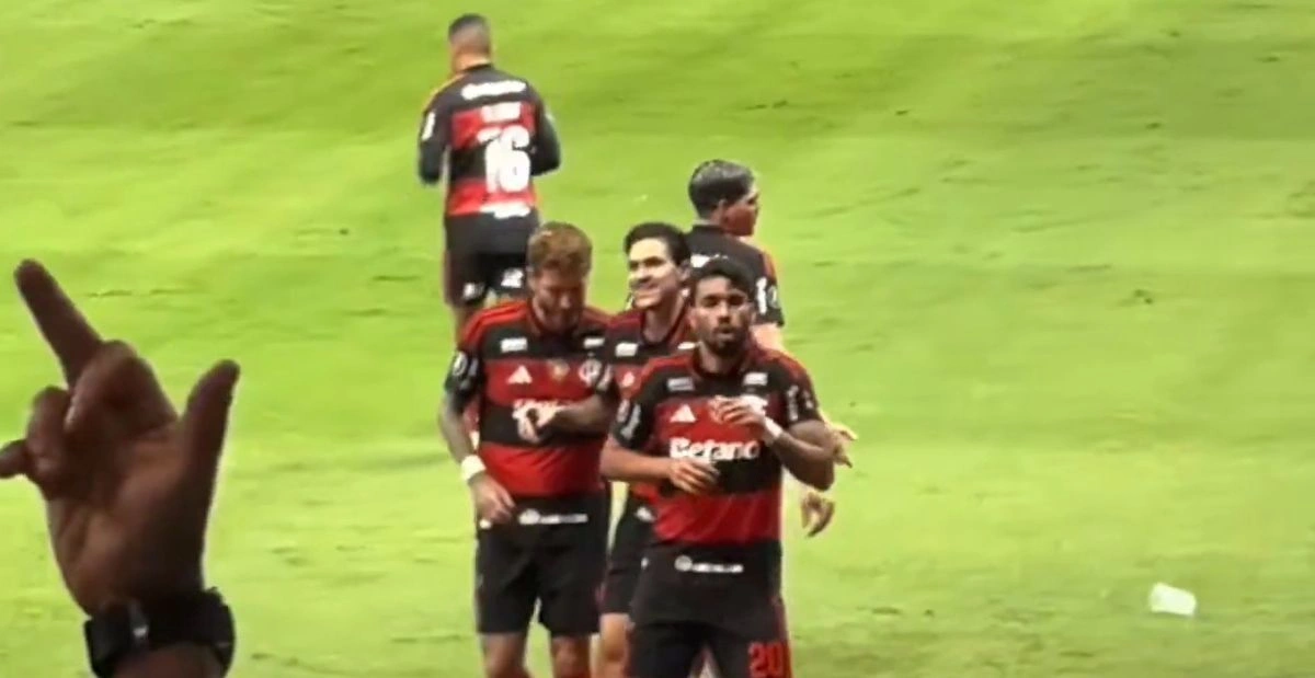 A reação inusitada de torcedor do Cruzeiro com dança de Paquetá