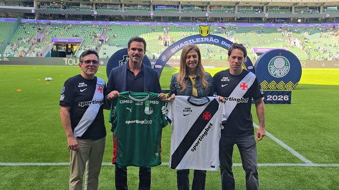 Relação entre Palmeiras e Vasco explode em foto no gramado e sobra até para o Flamengo