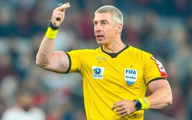 CBF define Anderson Daronco como árbitro de jogo do Flamengo x Santos