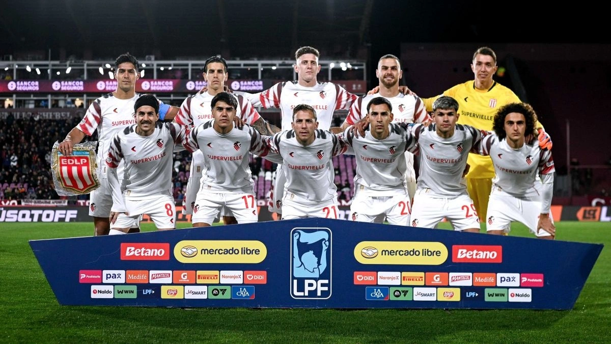 Estudiantes perde para o Lanús