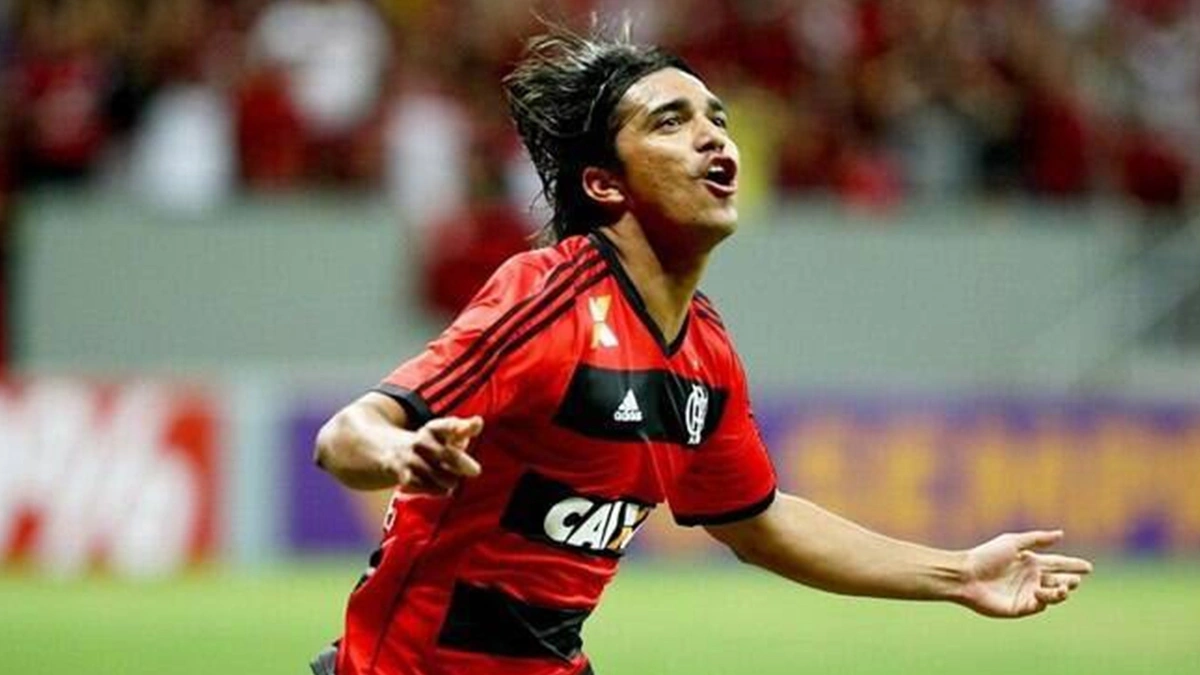 Ex-Flamengo, Marcelo Moreno doa R$ 255 mil para hospital oncológico na Bolívia
