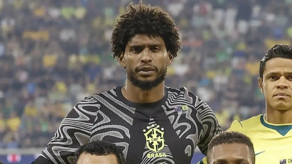 Hugo minimiza críticas e cita o Flamengo após falha pela Seleção