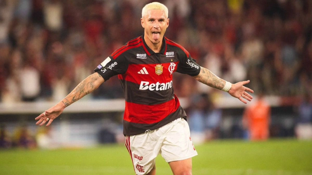 Varela é eleito 'Craque da Torcida' após vitória contra o Bragantino