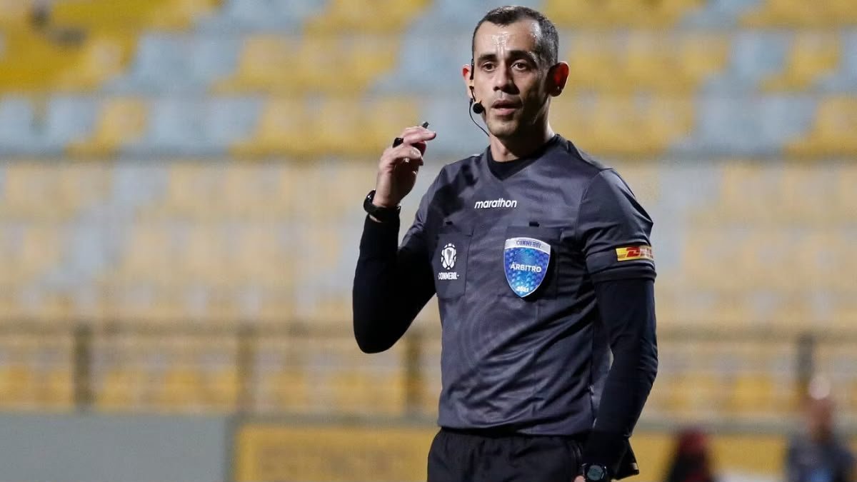 Árbitro paraguaio que usou 'VAR caseiro' e foi suspenso vai apitar Estudiantes x Flamengo, pela Libertadores