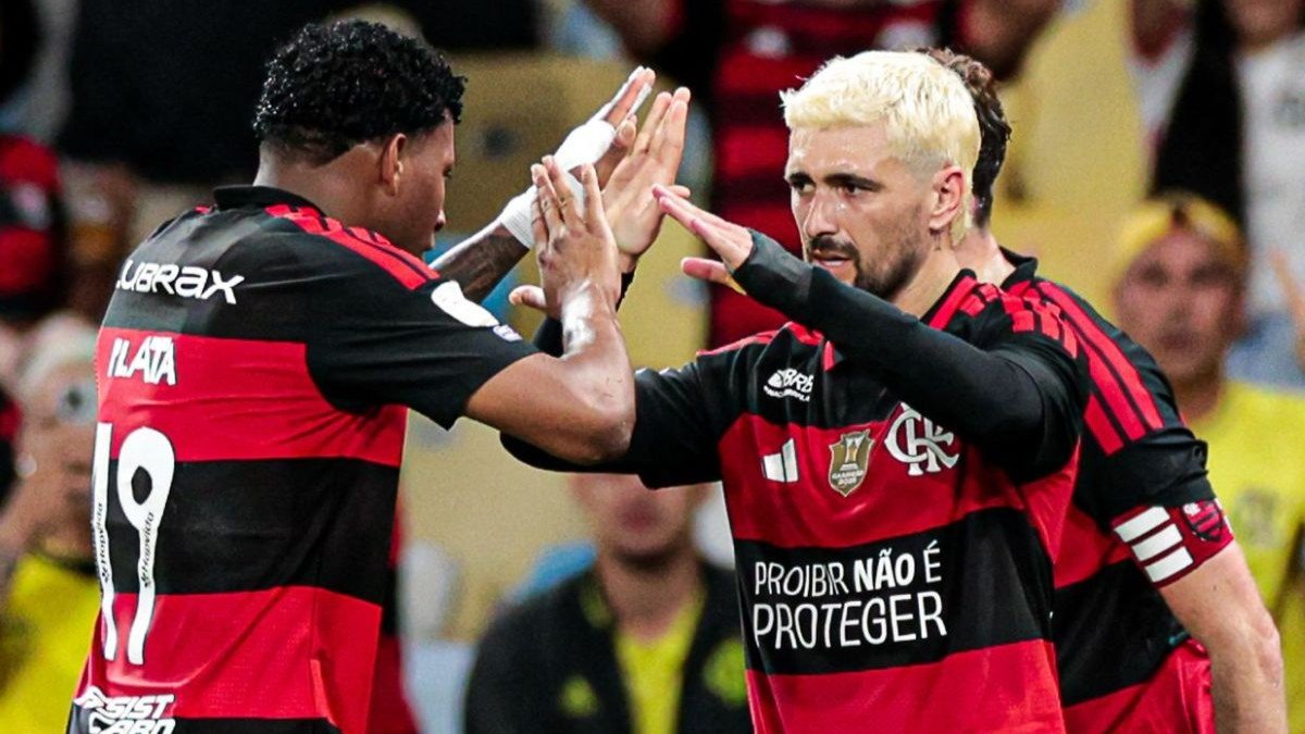 Arrascaeta anota 12º gol contra o Atlético-MG e amplia recorde