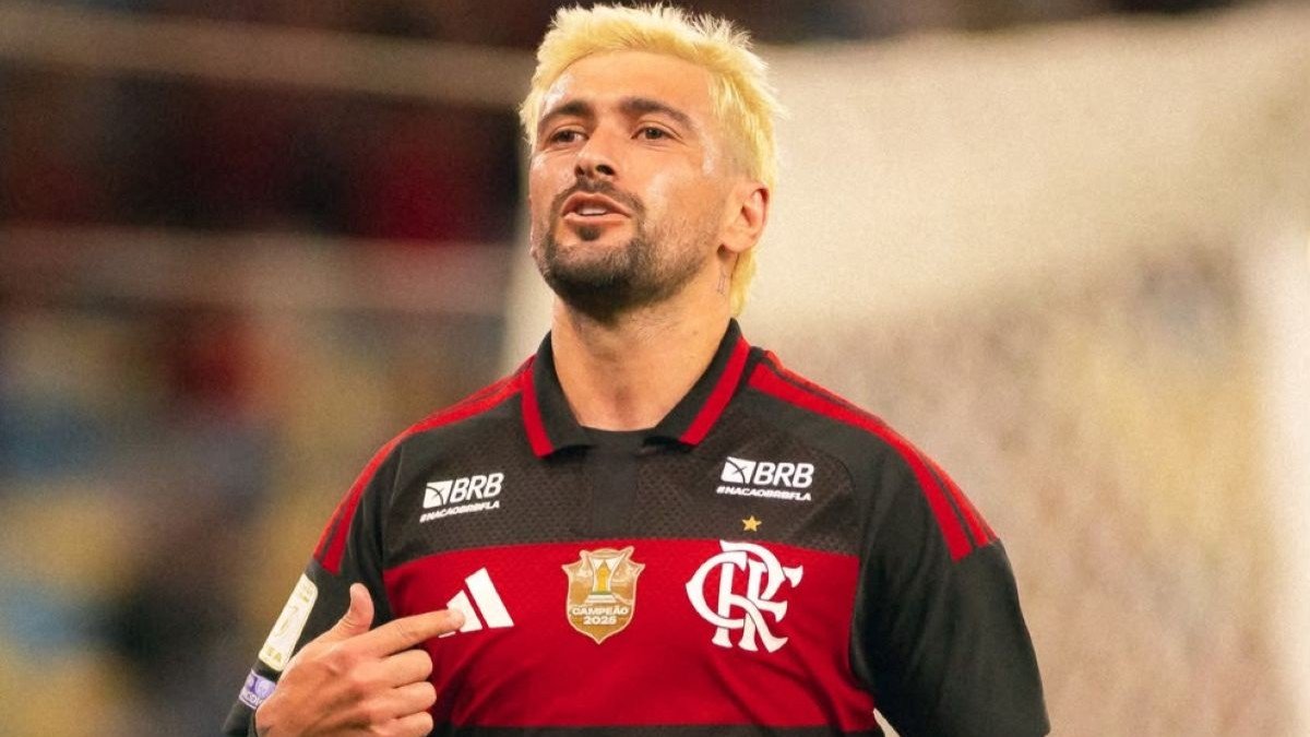Arrascaeta celebra virada do Flamengo e ignora Palmeiras