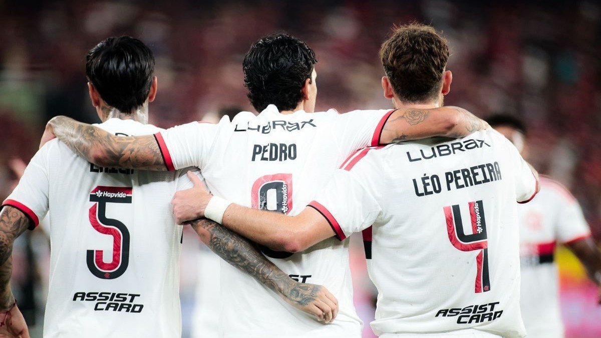 CHOCOLATE! Flamengo mete 4 no Vasco e abre 3 pontos de vantagem para o Palmeiras no Brasileirão