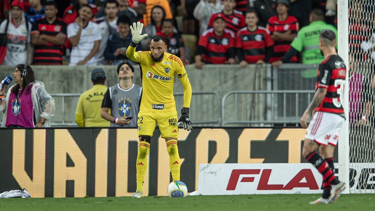 Everson ainda não aceita o gol de Arrascaeta na Copa do Brasil