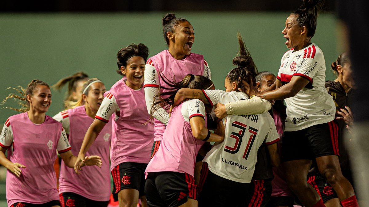 Flamengo atropela o Fluminense e vai à semi da Copa do Brasil