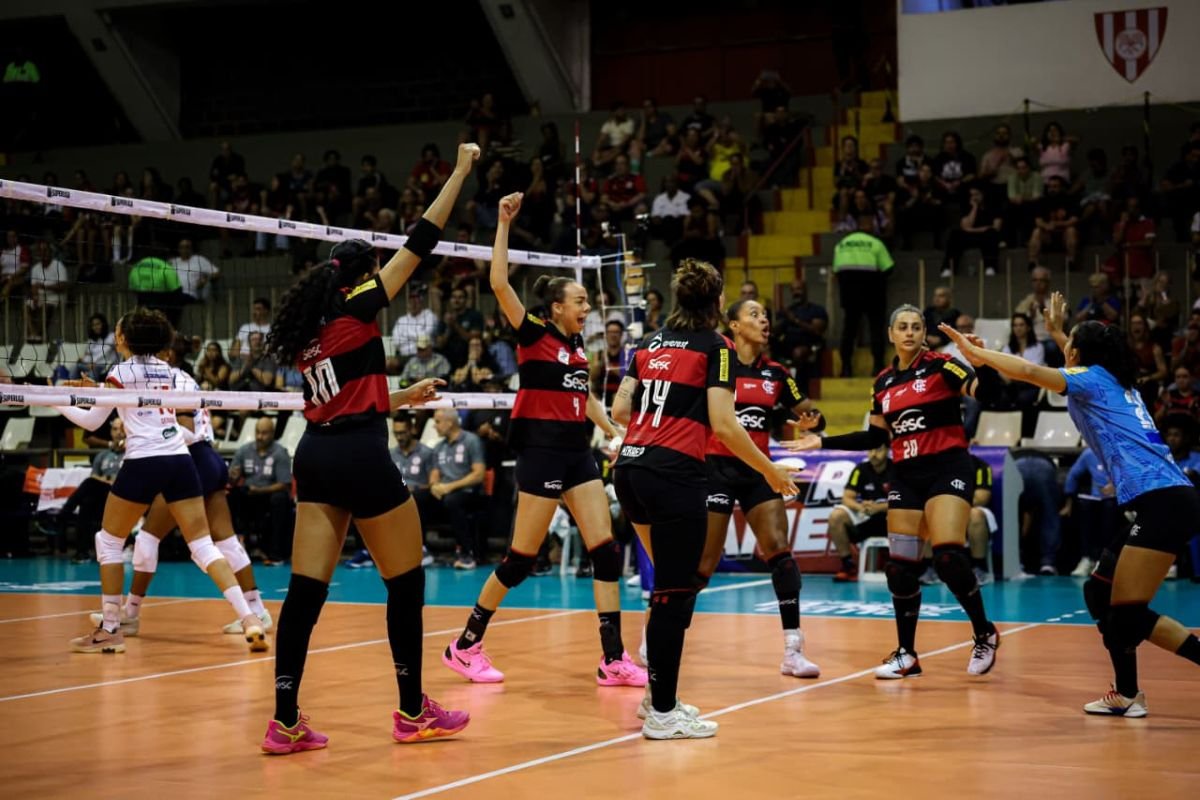 Flamengo estreia com vitória sobre o Barueri na Superliga