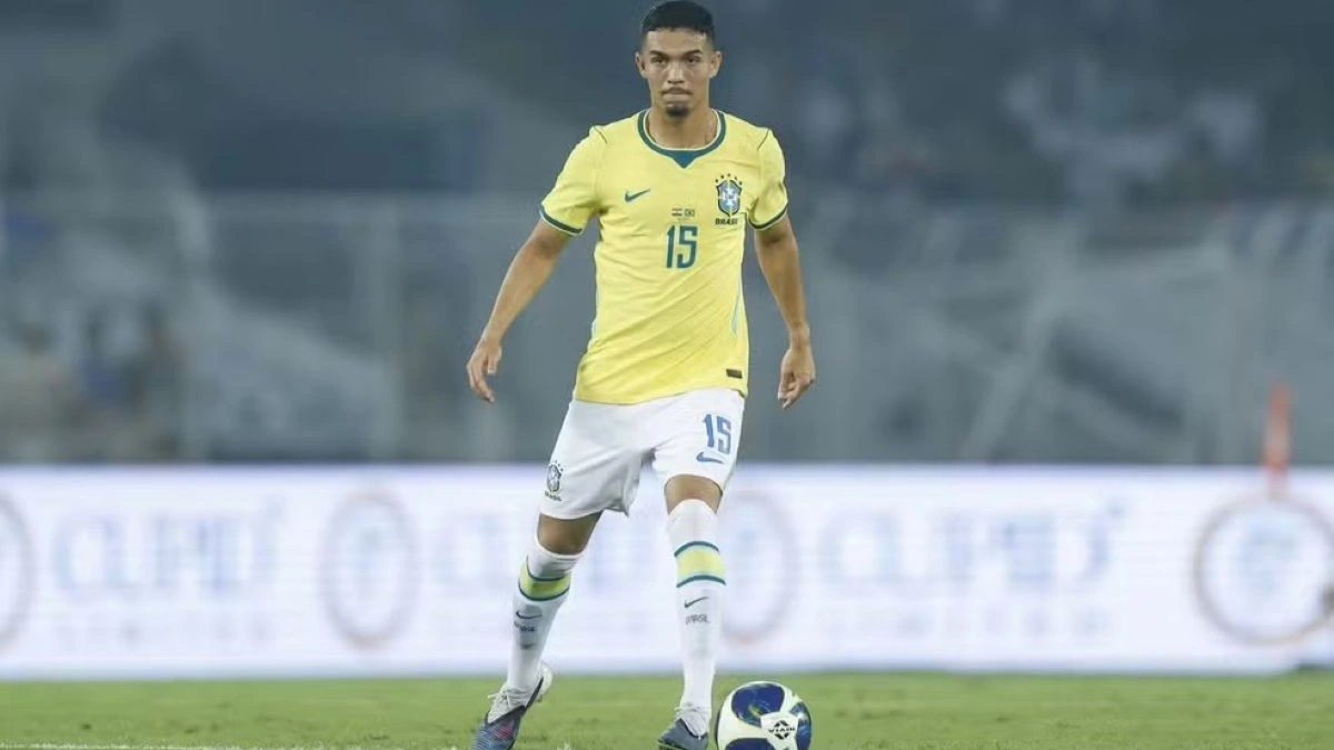 Flamengo monitora zagueiro da Seleção Brasileira, diz jornalista