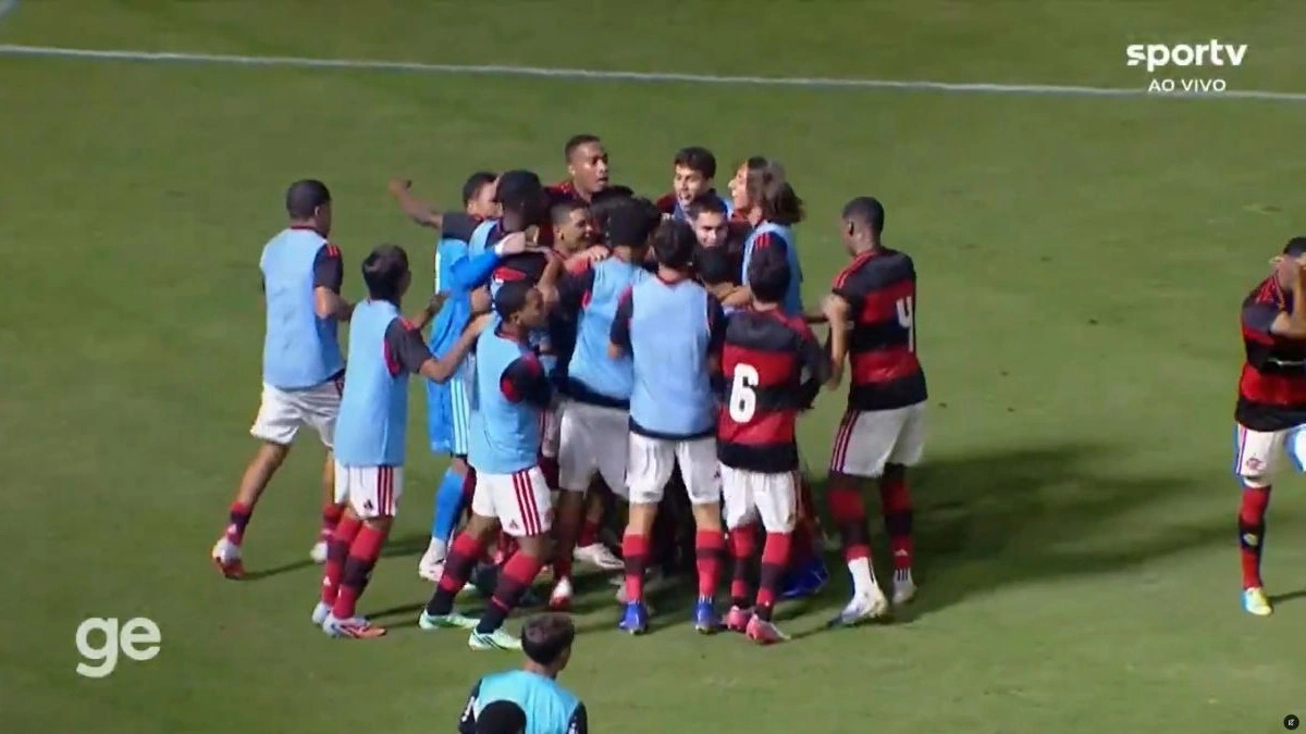 Flamengo vence Corinthians na quartas do Brasileirão Sub-17