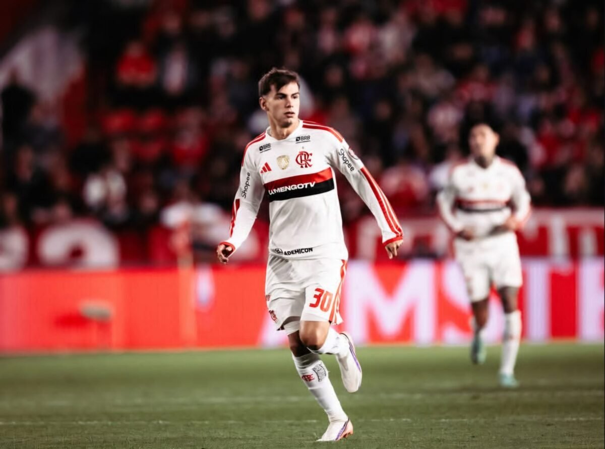 Freitas celebra 1º jogo na Libertadores pelo Flamengo