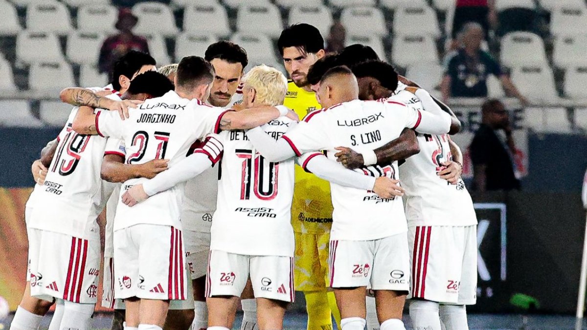 Leonardo Jardim explica motivo de titularidade de jogador em jogo do Flamengo x Vasco: "Acreditamos muito nele"
