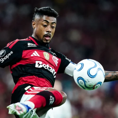 Bruno Henrique completa 200 jogos pelo Flamengo no Brasileirão