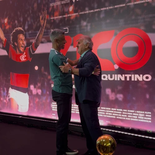 Cinema e futebol: Zico é a estrela da noite em pré-estreia de filme em Brasília