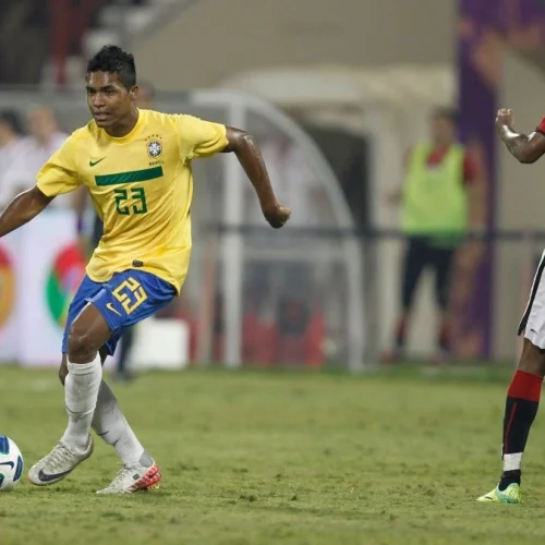 Do Flamengo, Alex Sandro é único de último jogo do Brasil x Egito
