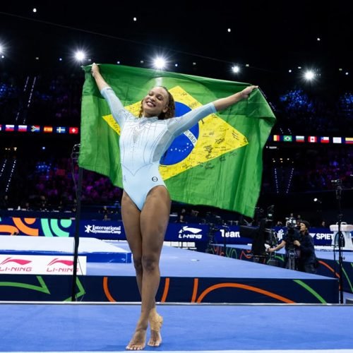 É do Flamengo! Rebeca Andrade conquista ouro e alcança marca histórica em Mundiais