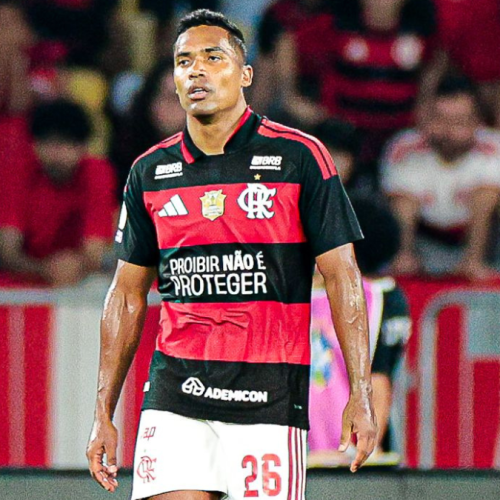 Especialista em arbitragem descarta pênalti de Alex Sandro