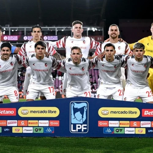 Estudiantes perde para o Lanús