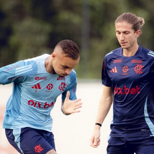 Filipe Luís inicia preparação para jogo do Flamengo x Fluminense