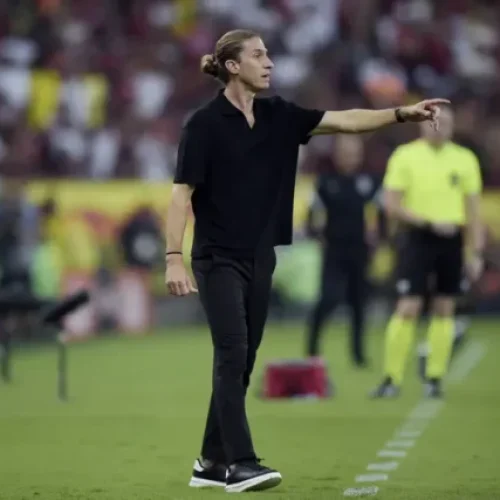Filipe Luís tem recebido muitos elogios desde que assumiu o comando do Flamengo