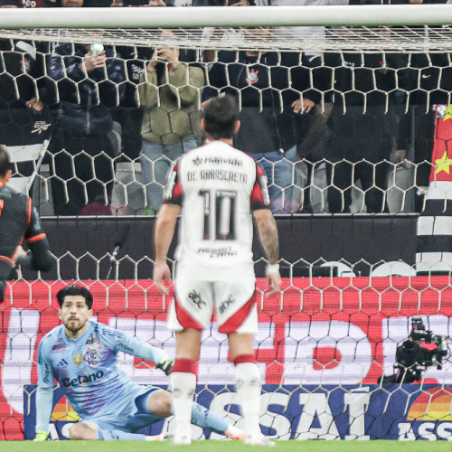 Fla manda recado após vitória de virada contra o Corinthians