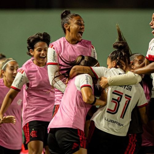 Flamengo atropela o Fluminense e vai à semi da Copa do Brasil