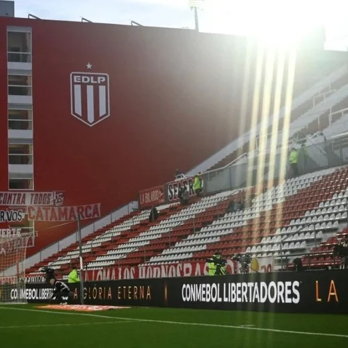 Flamengo faz acordo com Estudiantes sobre estádio