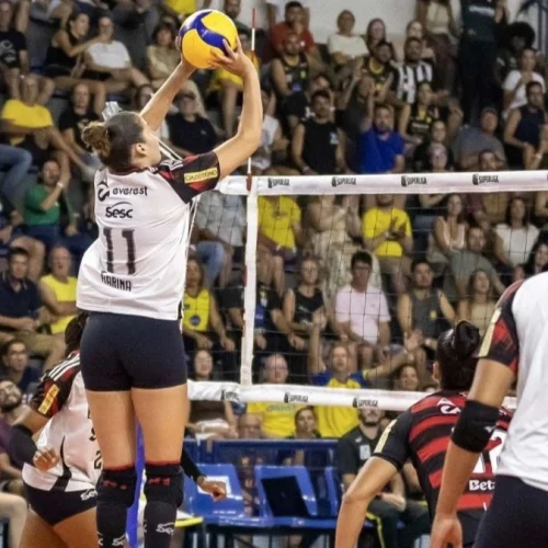 Flamengo perde para o Praia Clube e terá de vencer 2 jogos