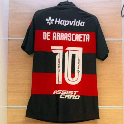 Flamengo reestreia 'velho parceiro' contra Flu