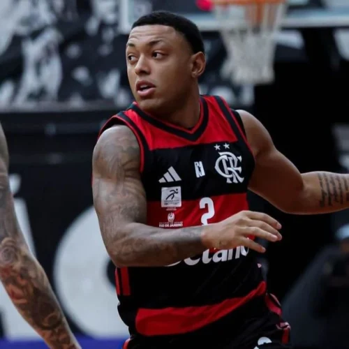 Flamengo vira sobre Botafogo e garante vaga na final do Estadual