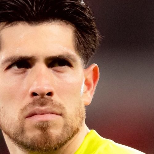 Gols sofridos de fora da área geram desconfiança sobre Rossi